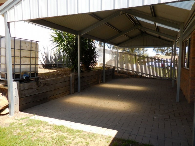 11 Sherwood Drive, Flora Hill VIC 3550