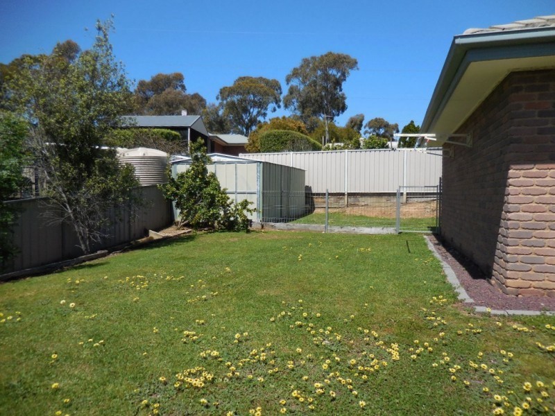 11 Sherwood Drive, Flora Hill VIC 3550