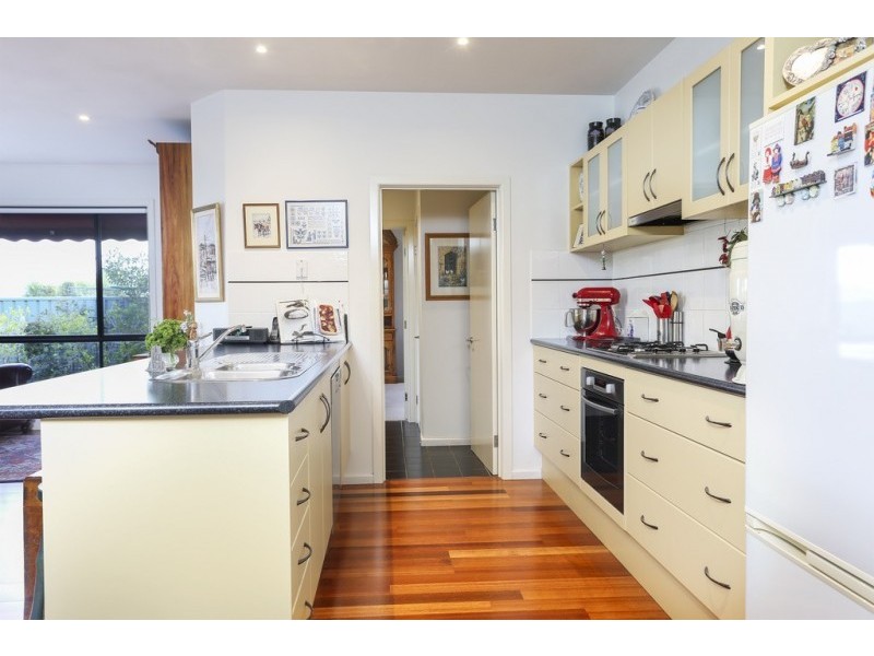 2C Drechsler Street, Flora Hill VIC 3550