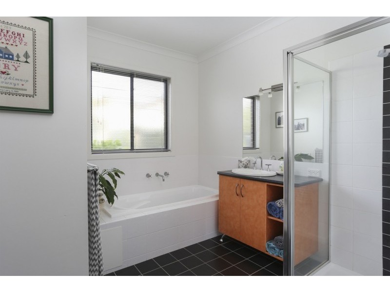 2C Drechsler Street, Flora Hill VIC 3550