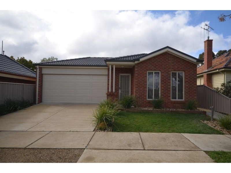 66a Raglan Street, White Hills VIC 3550