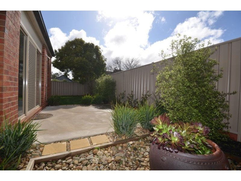 66a Raglan Street, White Hills VIC 3550