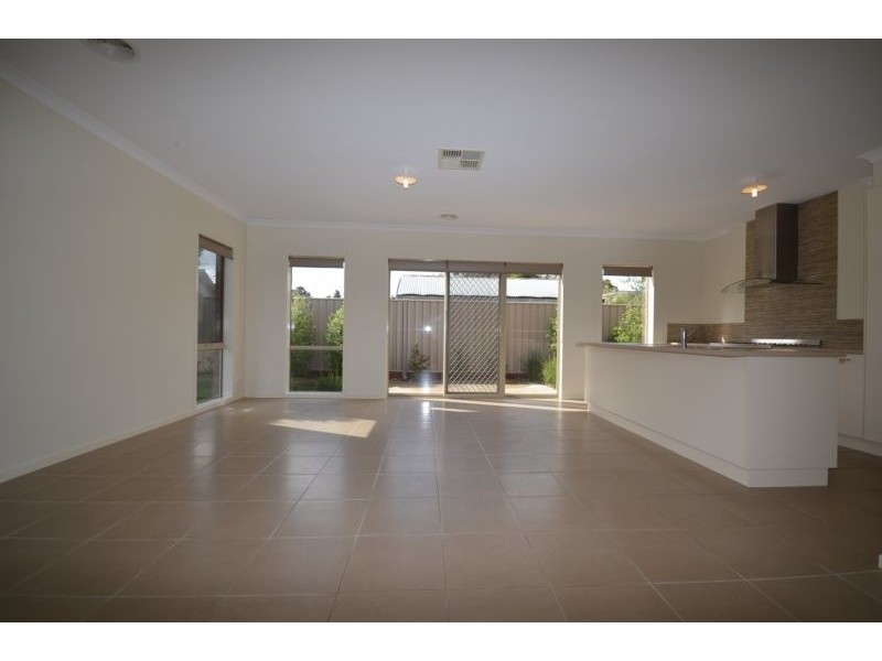 66a Raglan Street, White Hills VIC 3550