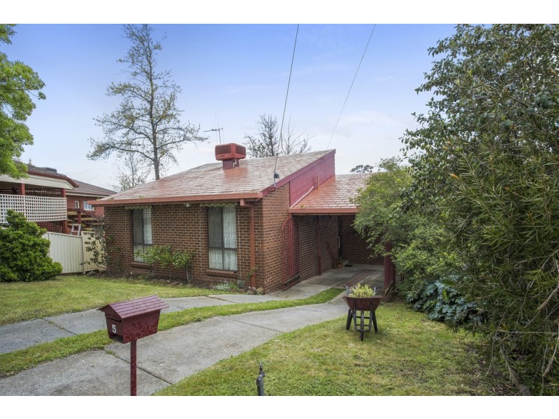5 Mayo Court, Golden Square VIC 3555