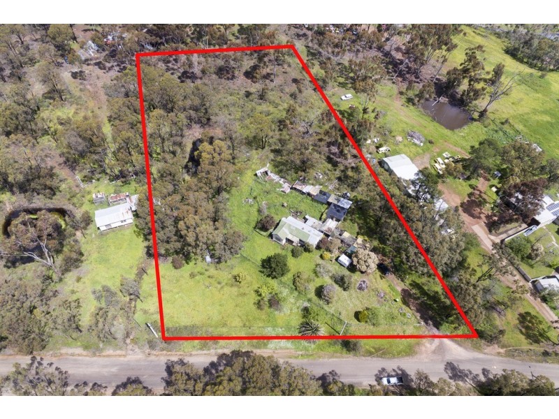 21 Golden Gully Road, Kangaroo Flat VIC 3555