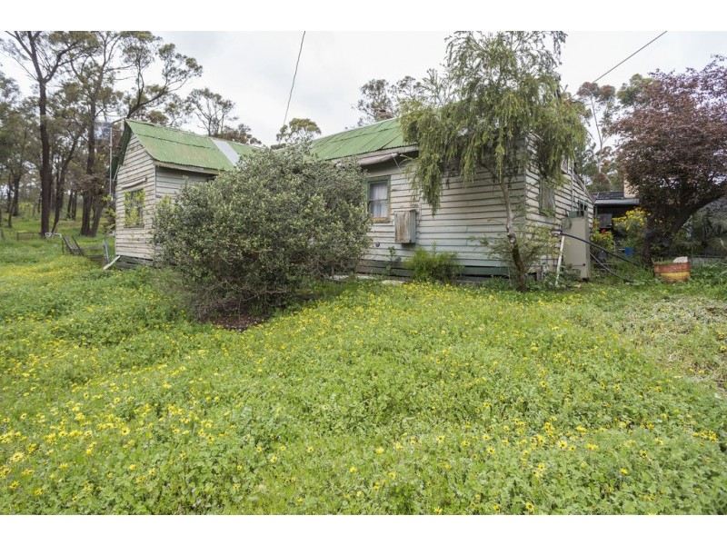21 Golden Gully Road, Kangaroo Flat VIC 3555