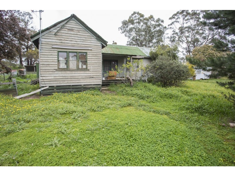 21 Golden Gully Road, Kangaroo Flat VIC 3555