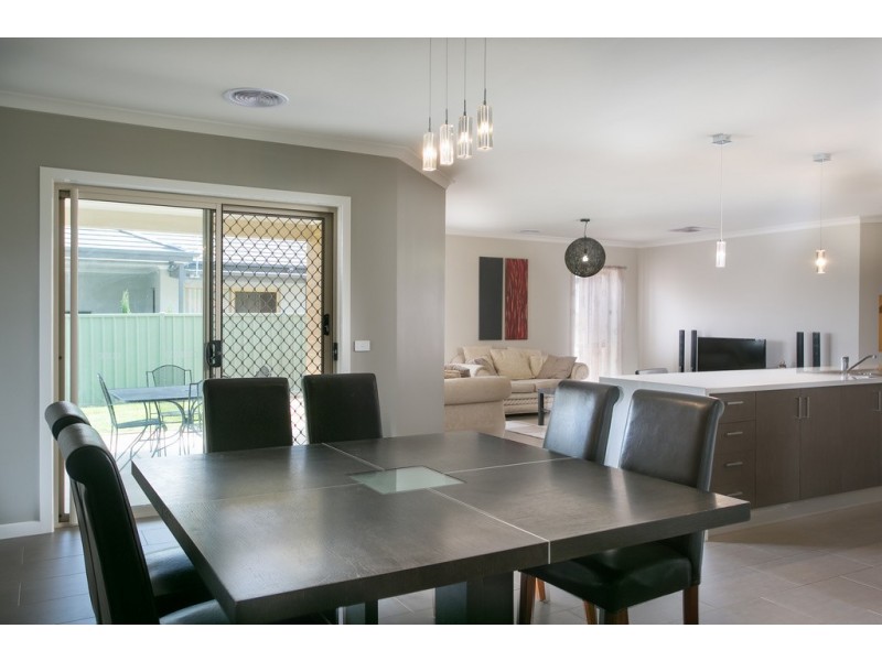 38 Highland Way, Maiden Gully VIC 3551