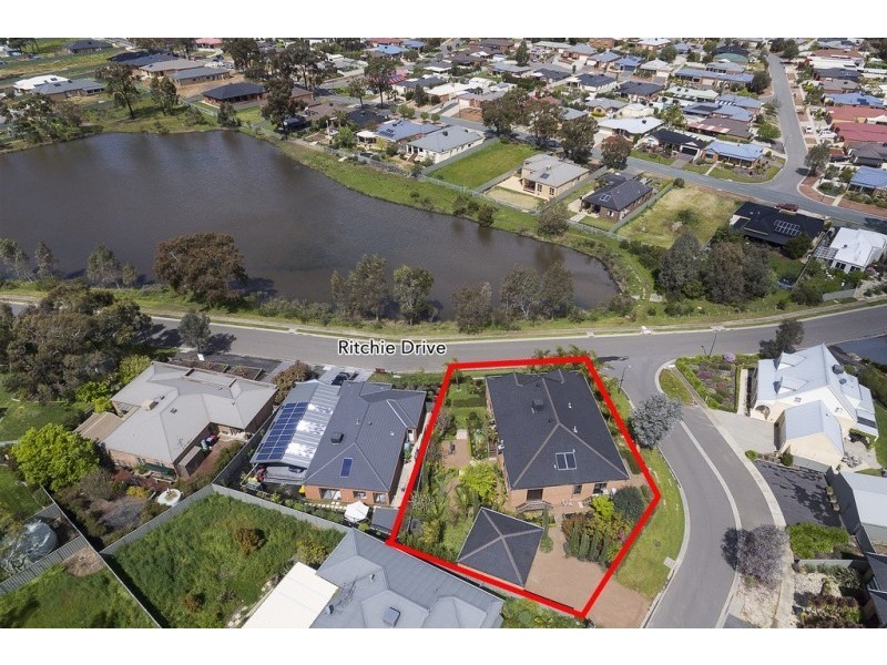 10 Ritchie Drive, Kangaroo Flat VIC 3555
