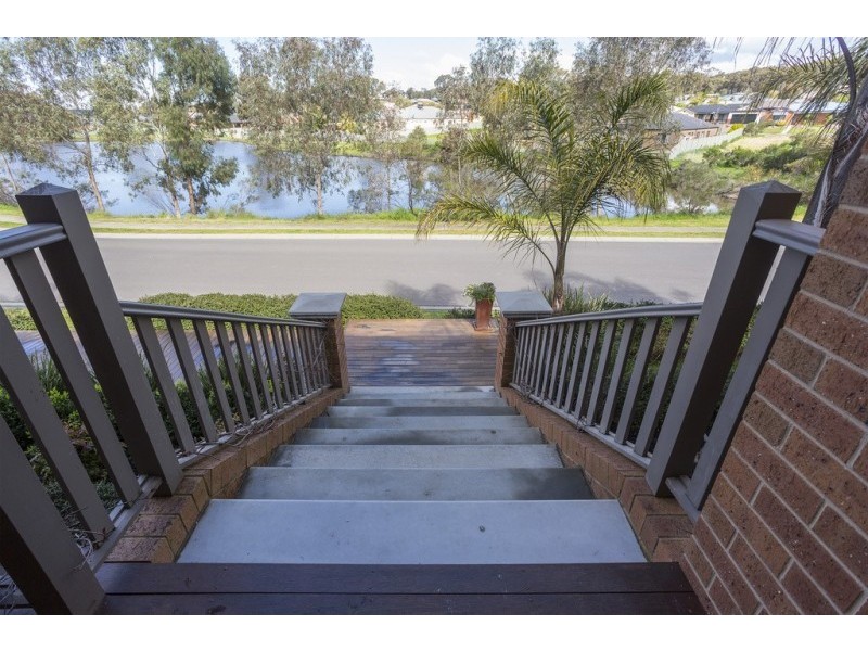10 Ritchie Drive, Kangaroo Flat VIC 3555