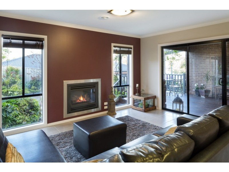 10 Ritchie Drive, Kangaroo Flat VIC 3555