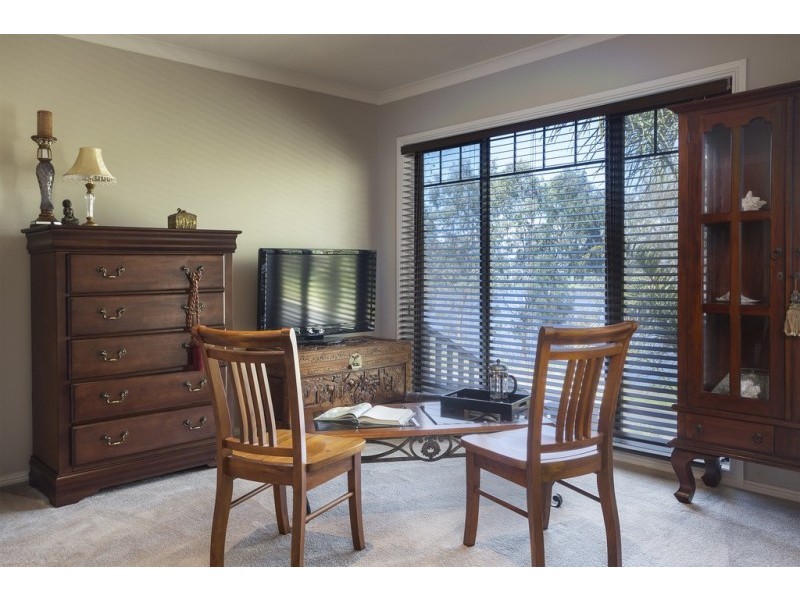 10 Ritchie Drive, Kangaroo Flat VIC 3555