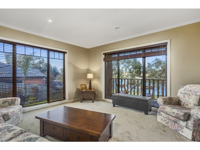 10 Ritchie Drive, Kangaroo Flat VIC 3555