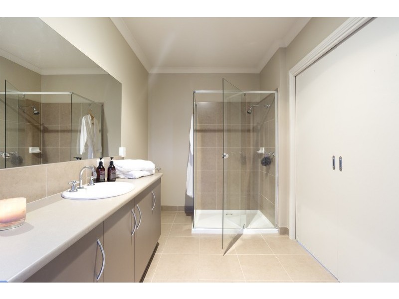 10 Ritchie Drive, Kangaroo Flat VIC 3555