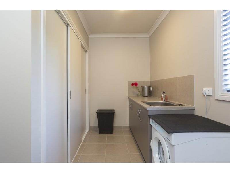 10 Ritchie Drive, Kangaroo Flat VIC 3555