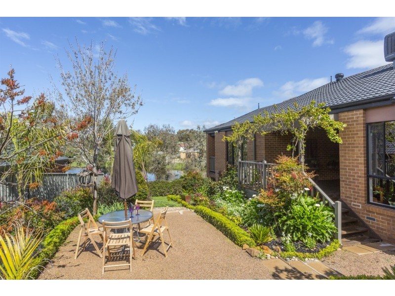 10 Ritchie Drive, Kangaroo Flat VIC 3555