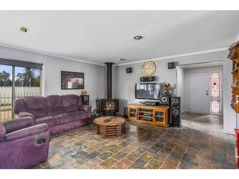 6 Gold Leaf Court, Huntly VIC 3551