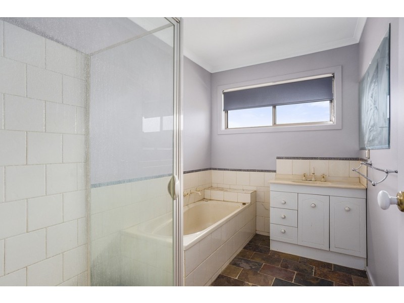 6 Gold Leaf Court, Huntly VIC 3551