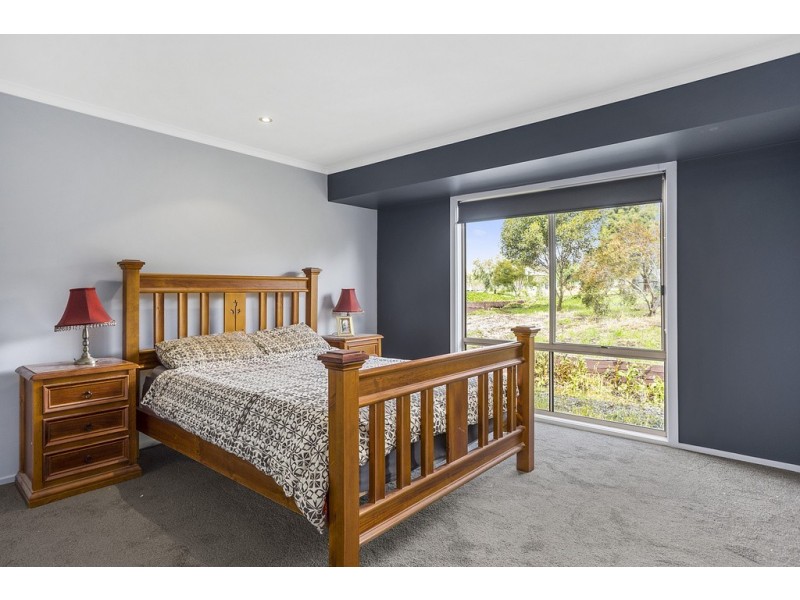 6 Gold Leaf Court, Huntly VIC 3551