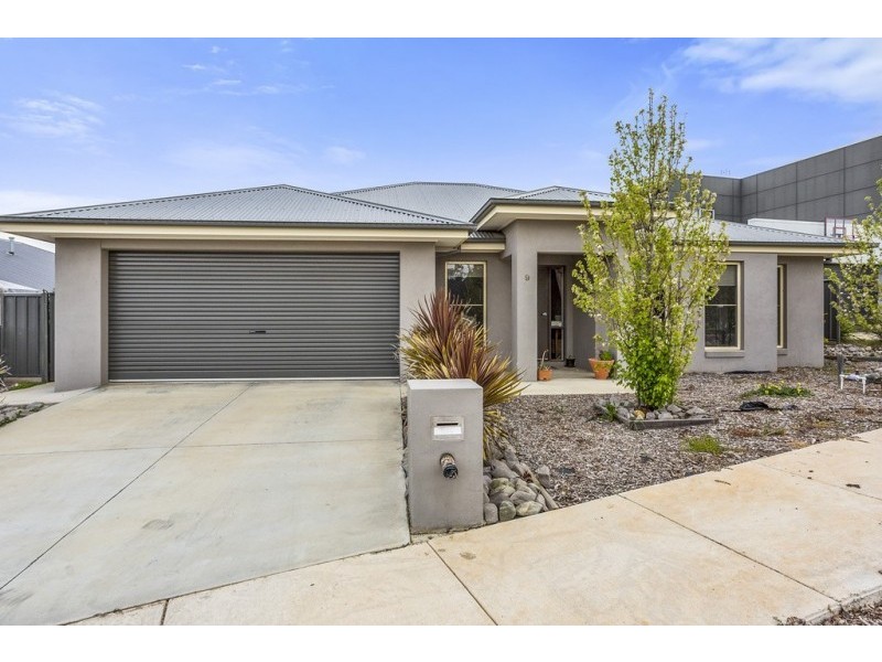 9 Riversdale Avenue, Eaglehawk VIC 3556