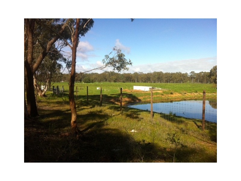 215 Schumakers Lane, Maiden Gully VIC 3551