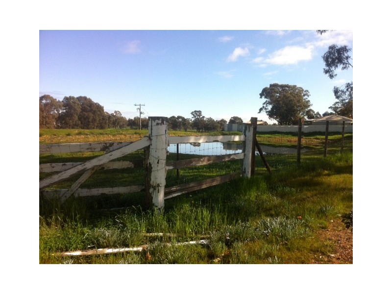 215 Schumakers Lane, Maiden Gully VIC 3551