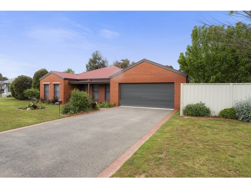 10 Ombana Court, Epsom VIC 3551