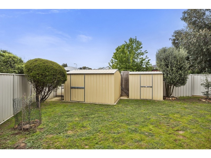 10 Ombana Court, Epsom VIC 3551