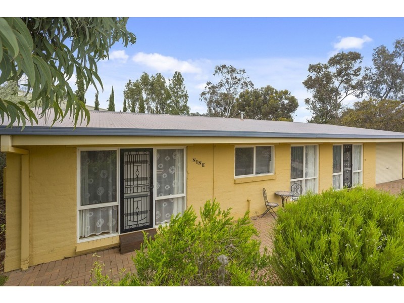9 Oxford Terrace, Strathdale VIC 3550