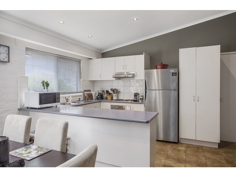 9 Oxford Terrace, Strathdale VIC 3550