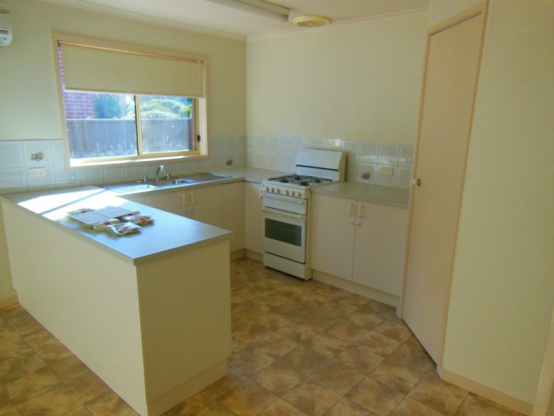 1/1 Campaspe Mews, Strathdale VIC 3550