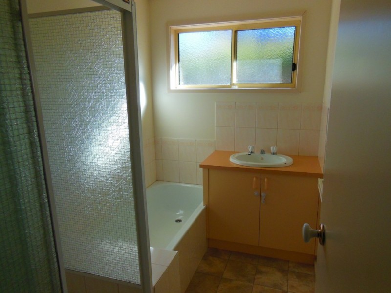 1/1 Campaspe Mews, Strathdale VIC 3550