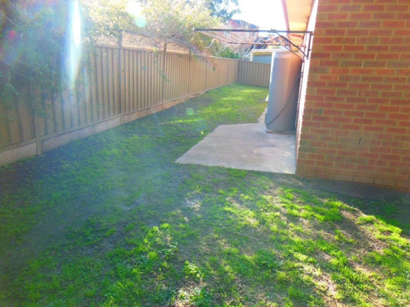 1/1 Campaspe Mews, Strathdale VIC 3550