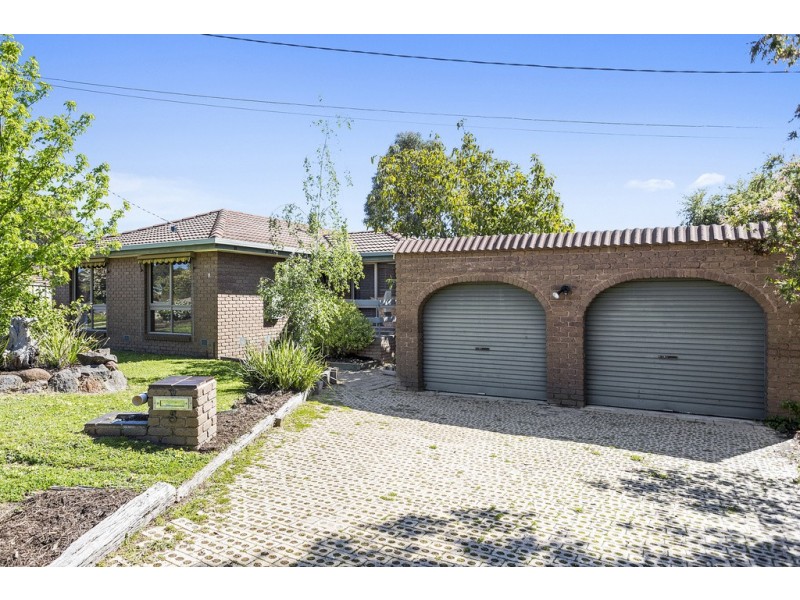 8 Marinna Court, Strathdale VIC 3550