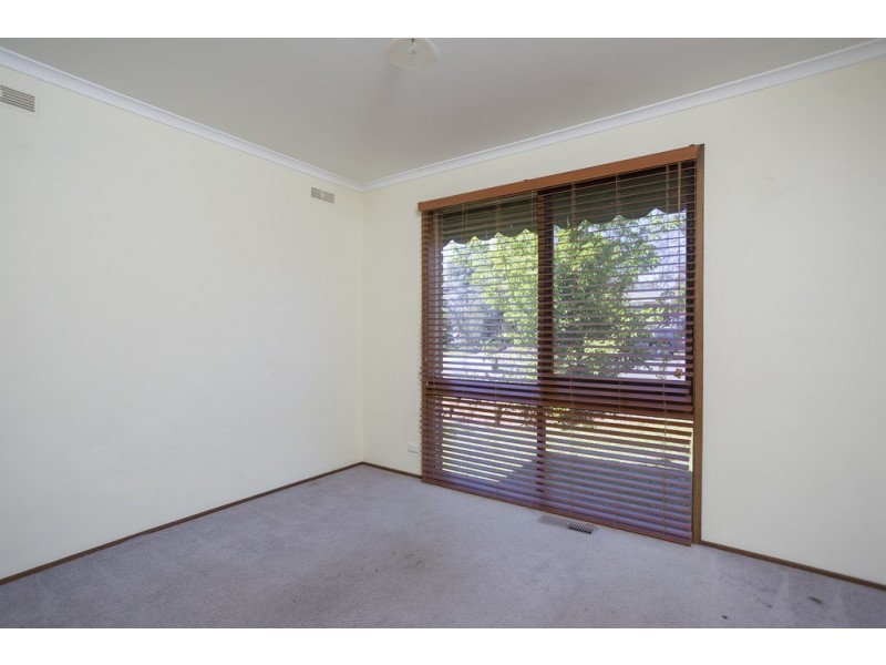 8 Marinna Court, Strathdale VIC 3550