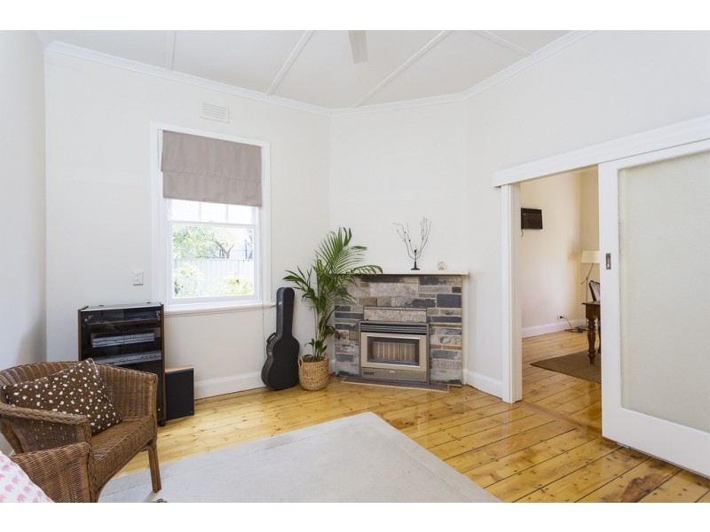 7 Rowcliffe Street, Quarry Hill VIC 3550