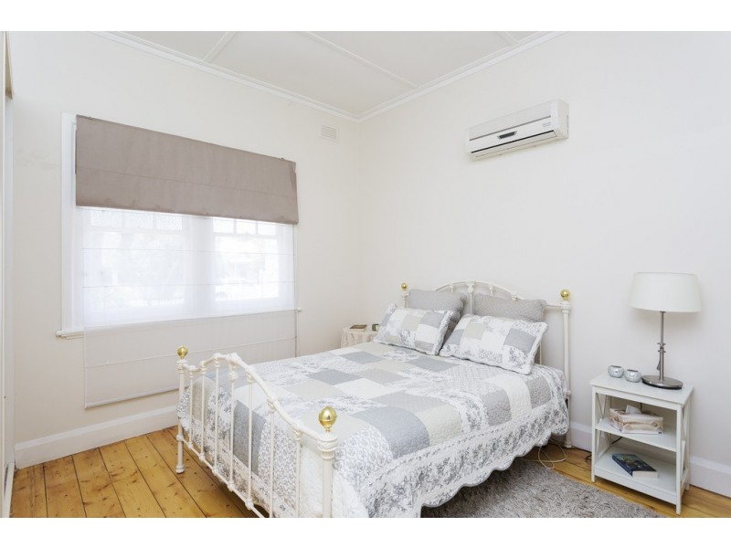 7 Rowcliffe Street, Quarry Hill VIC 3550