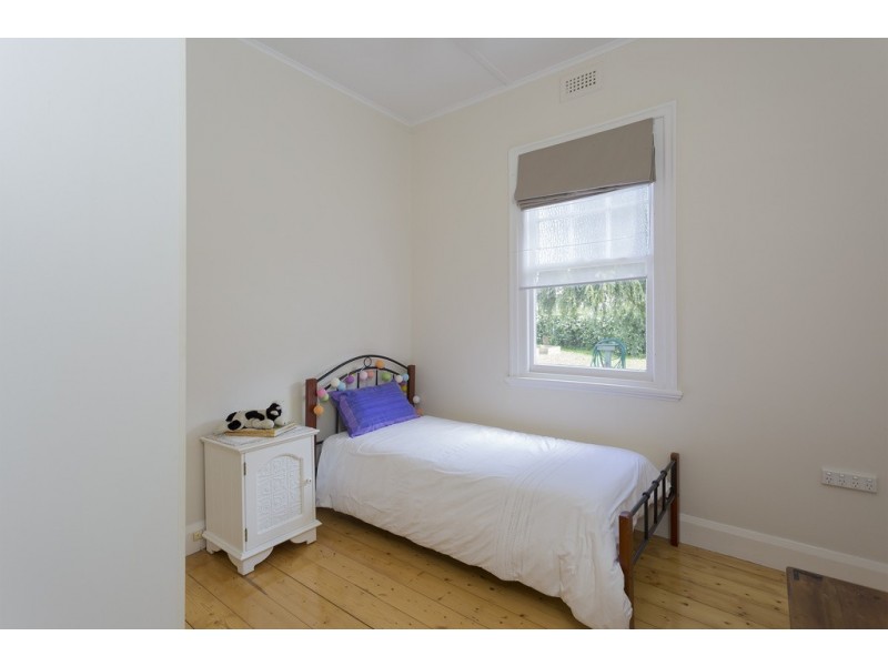 7 Rowcliffe Street, Quarry Hill VIC 3550