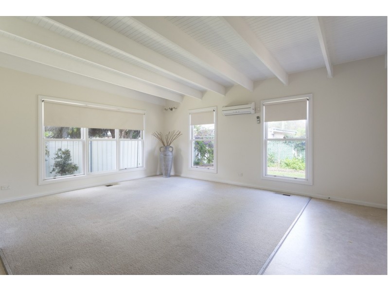 7 Rowcliffe Street, Quarry Hill VIC 3550