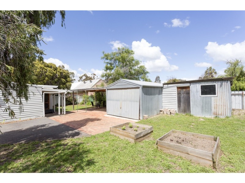 7 Rowcliffe Street, Quarry Hill VIC 3550