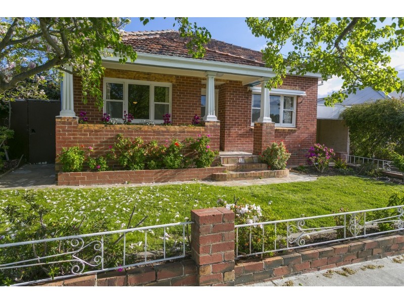 12 Theodore Street, Flora Hill VIC 3550