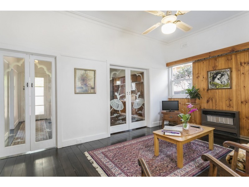 12 Theodore Street, Flora Hill VIC 3550