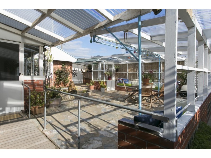 12 Theodore Street, Flora Hill VIC 3550