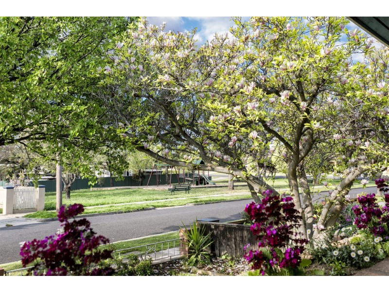 12 Theodore Street, Flora Hill VIC 3550