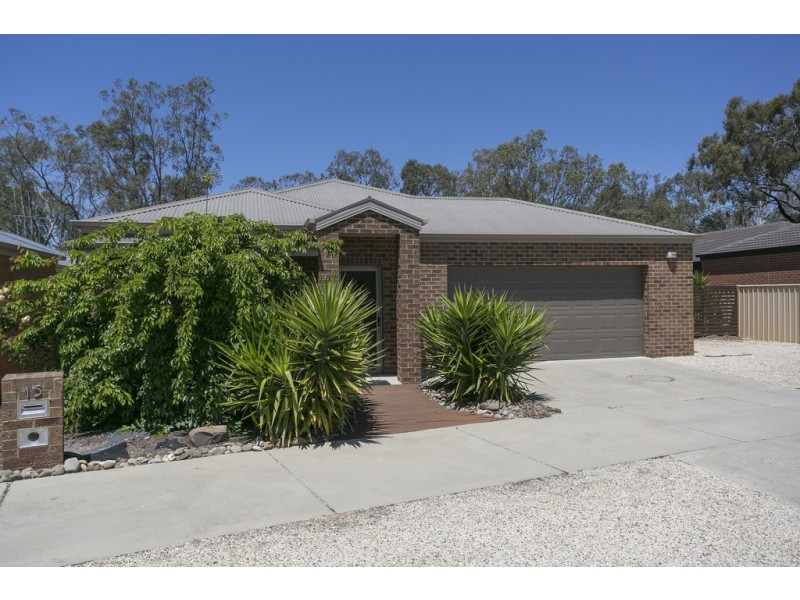 15 Bassett Drive, Strathfieldsaye VIC 3551