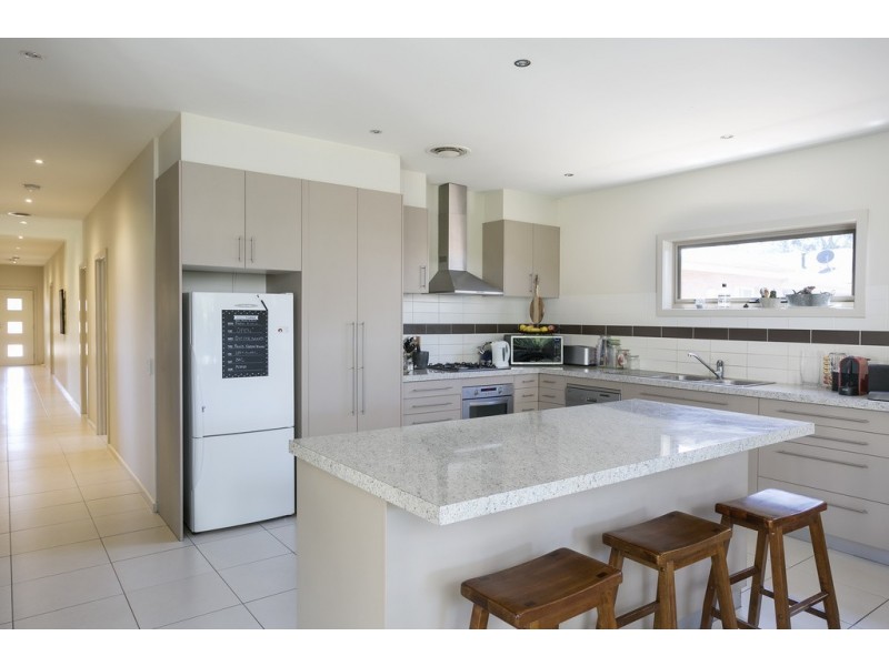 15 Bassett Drive, Strathfieldsaye VIC 3551