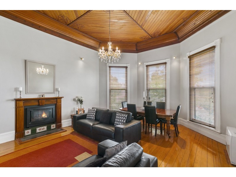 22 Reginald Street, Quarry Hill VIC 3550