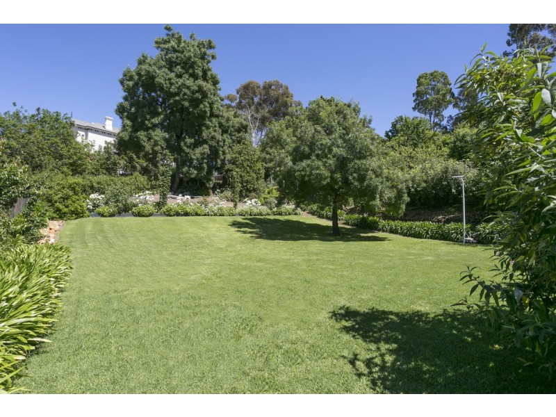 22 Reginald Street, Quarry Hill VIC 3550