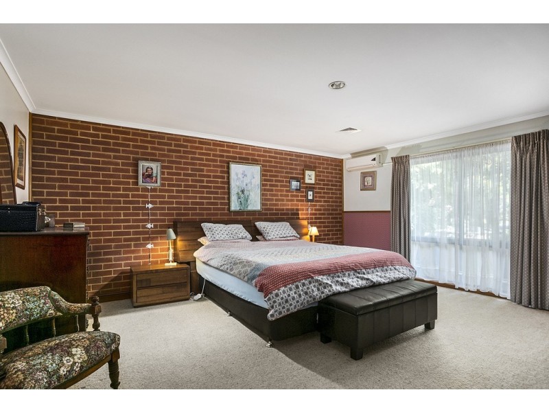 6 Frog Hollow, Strathdale VIC 3550