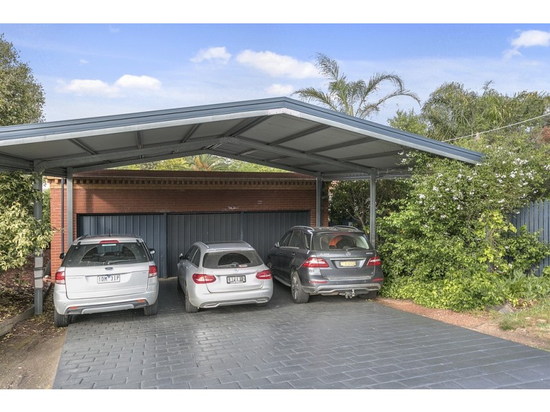 6 Frog Hollow, Strathdale VIC 3550